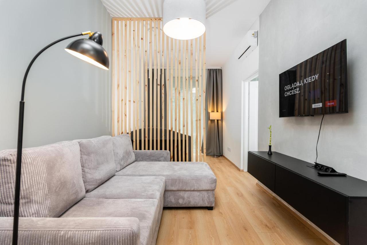 Modern Centrally Located Apartments - By Upstairs Krakau Buitenkant foto