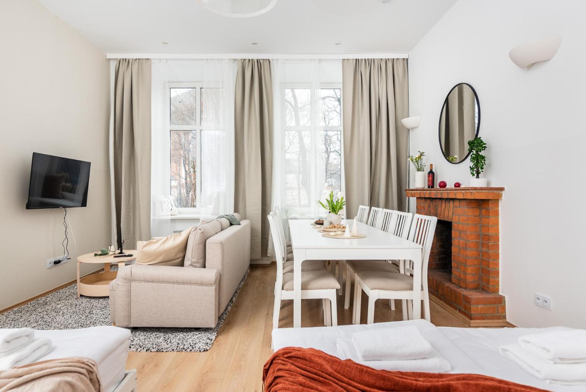 Modern Centrally Located Apartments - By Upstairs Krakau Buitenkant foto