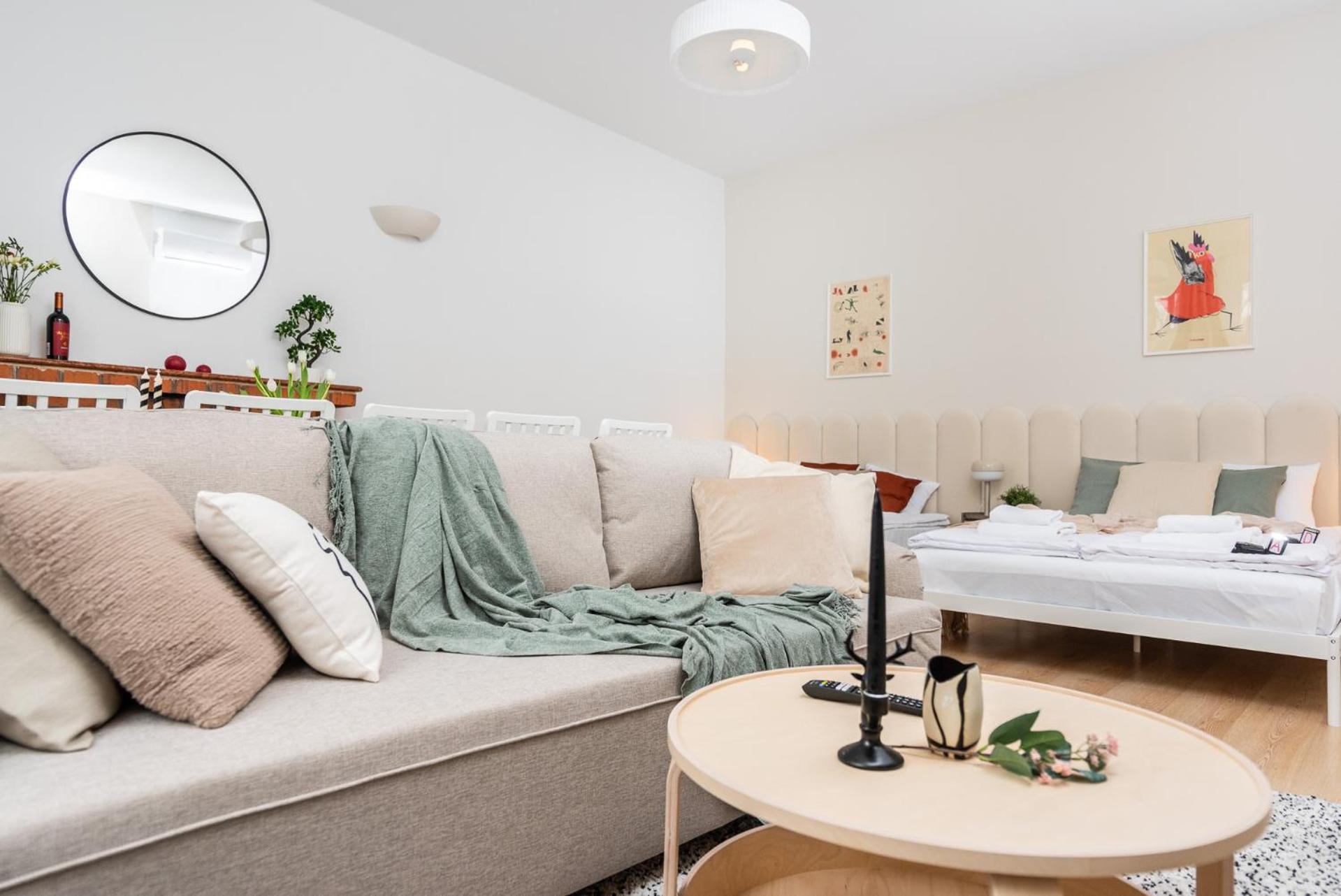 Modern Centrally Located Apartments - By Upstairs Krakau Buitenkant foto