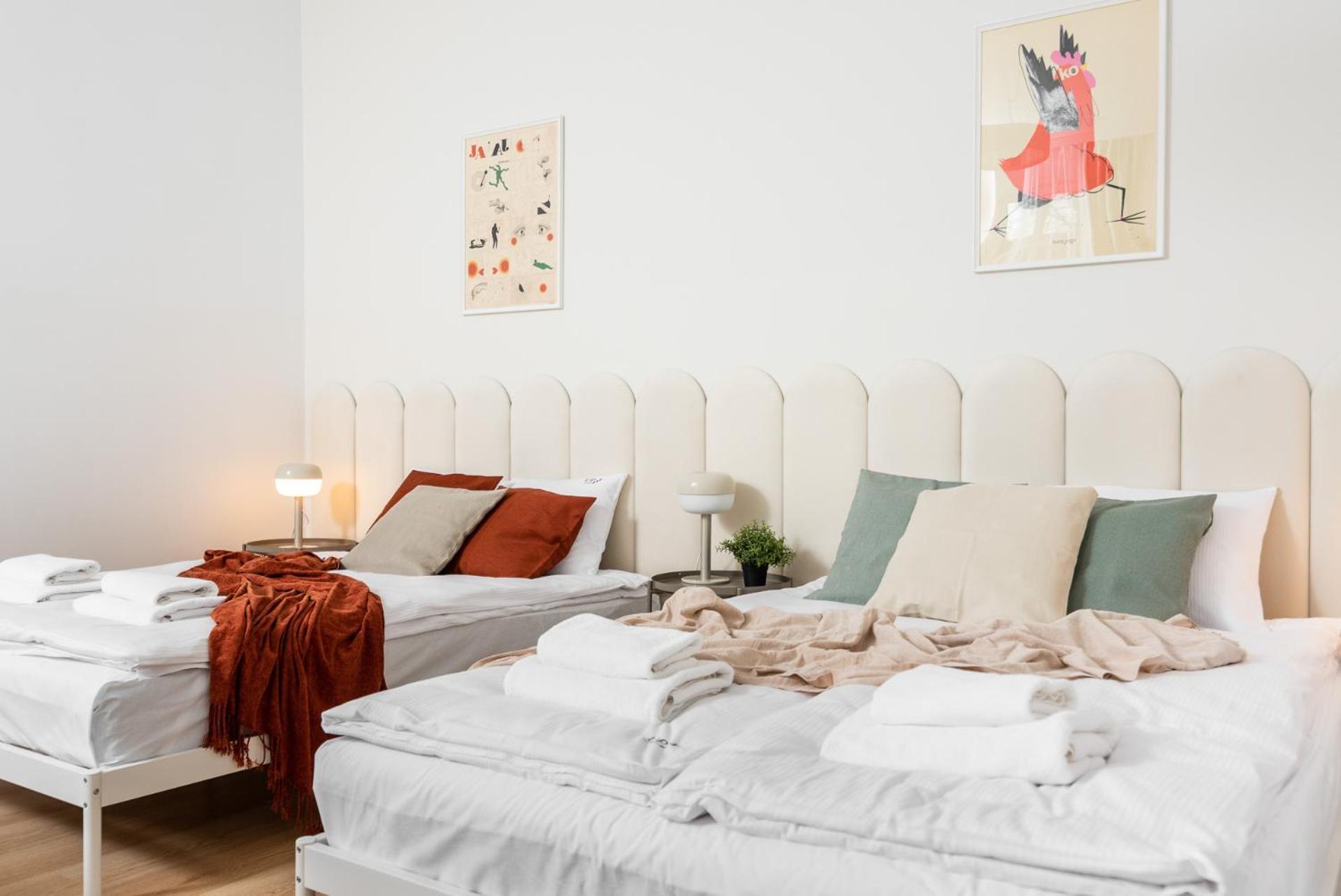 Modern Centrally Located Apartments - By Upstairs Krakau Buitenkant foto