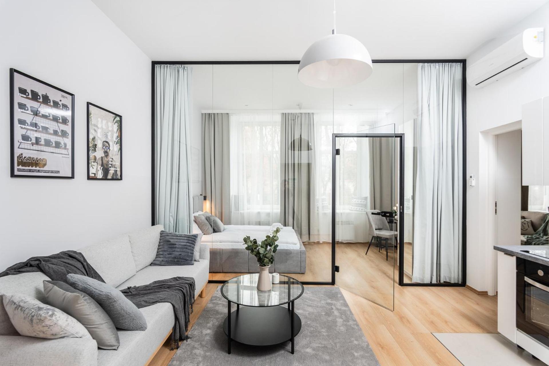 Modern Centrally Located Apartments - By Upstairs Krakau Buitenkant foto