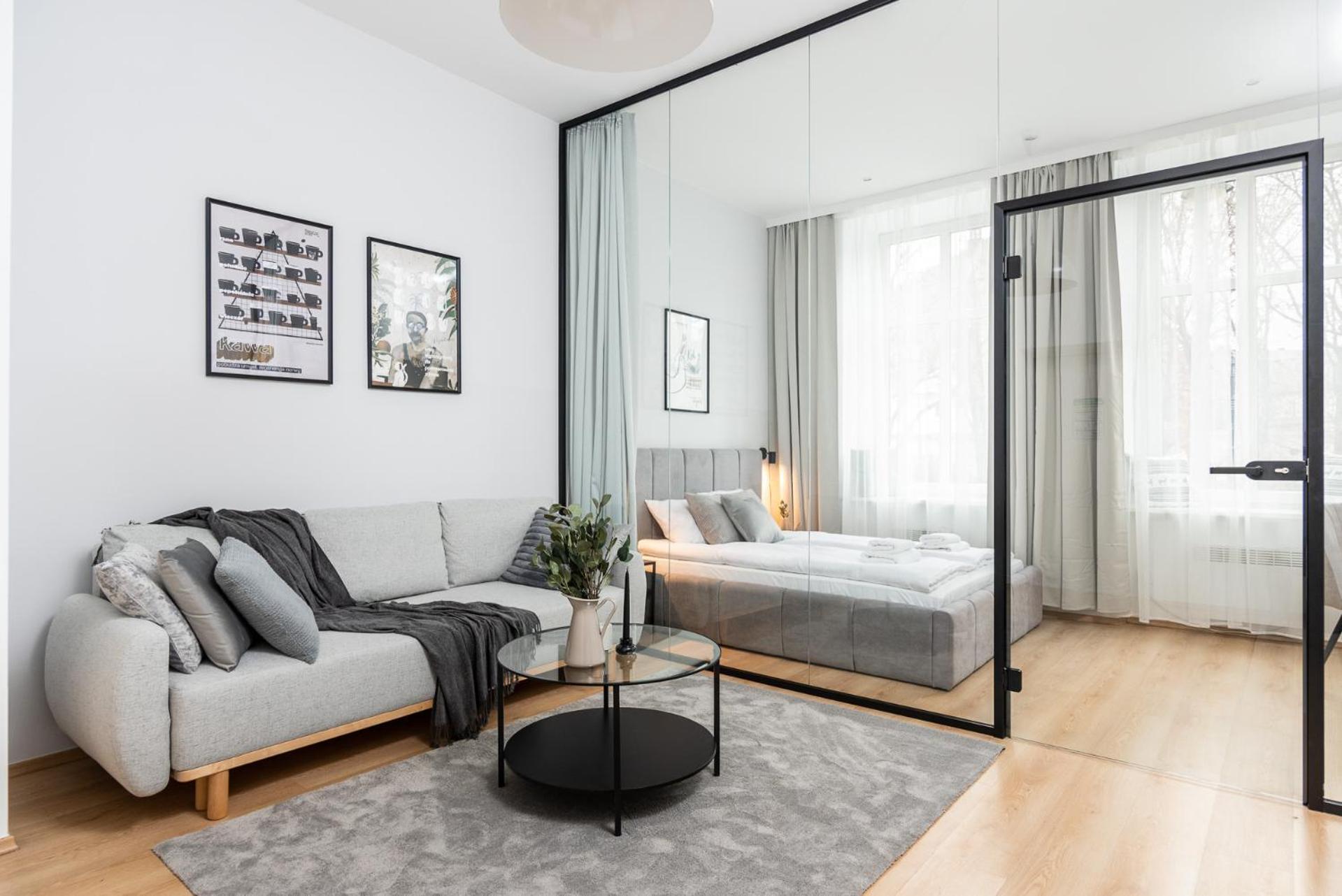 Modern Centrally Located Apartments - By Upstairs Krakau Buitenkant foto