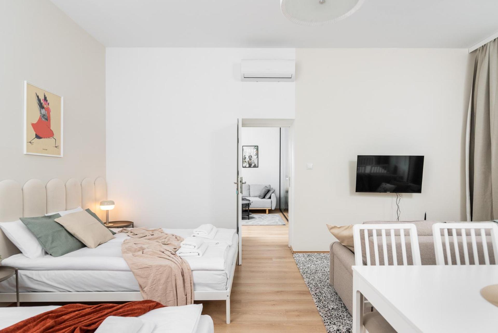 Modern Centrally Located Apartments - By Upstairs Krakau Buitenkant foto